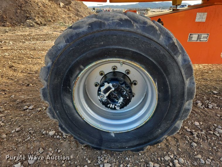 image for item EB1251 2006 JLG 400S boom lift