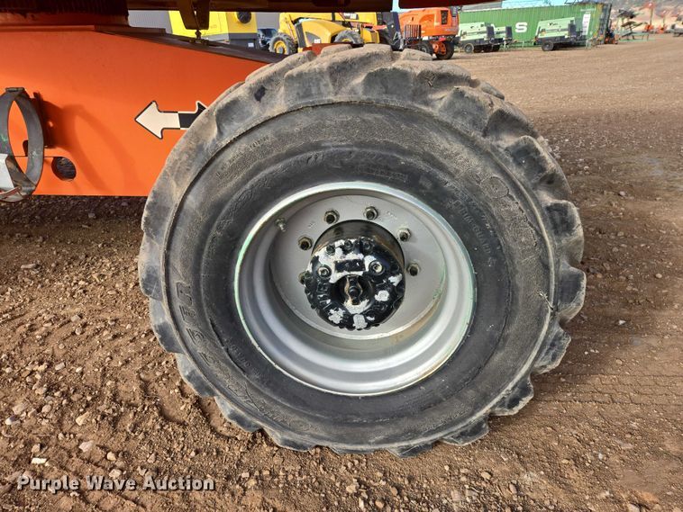 image for item EB1251 2006 JLG 400S boom lift