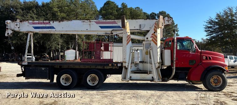 image for item EC3902 1998 Ford LNT8000 crane truck