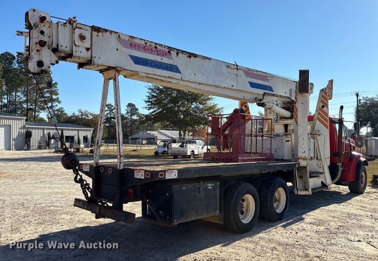 image for item EC3902 1998 Ford LNT8000 crane truck