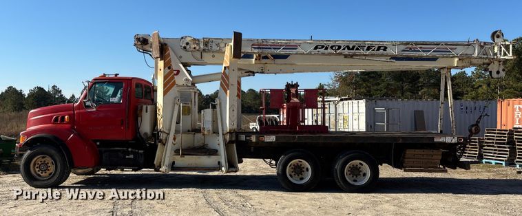 image for item EC3902 1998 Ford LNT8000 crane truck