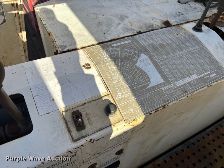 image for item EC3902 1998 Ford LNT8000 crane truck