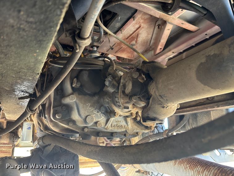 image for item EC3902 1998 Ford LNT8000 crane truck