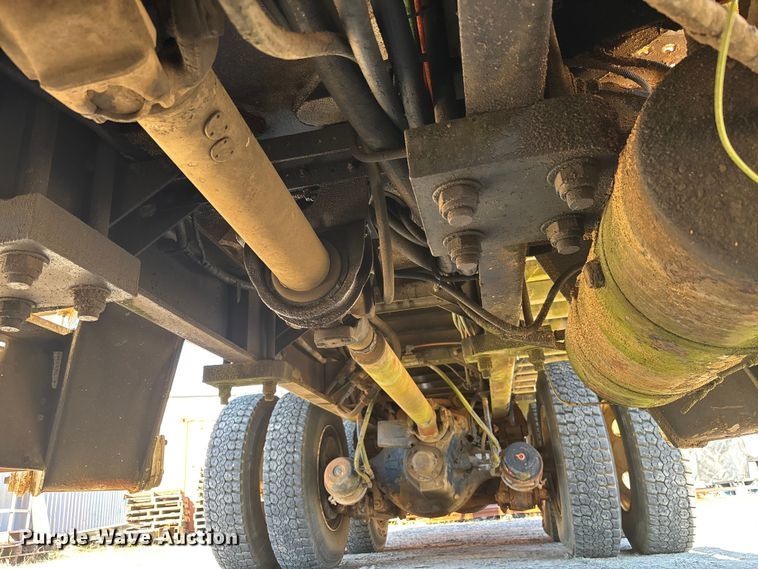 image for item EC3902 1998 Ford LNT8000 crane truck