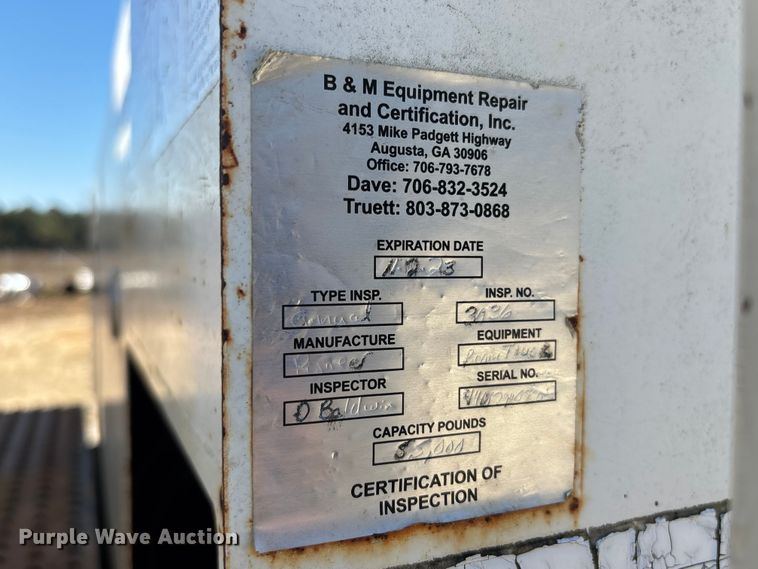 image for item EC3902 1998 Ford LNT8000 crane truck