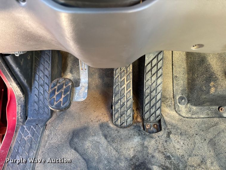 image for item EC3902 1998 Ford LNT8000 crane truck