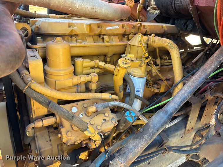 image for item EC3902 1998 Ford LNT8000 crane truck