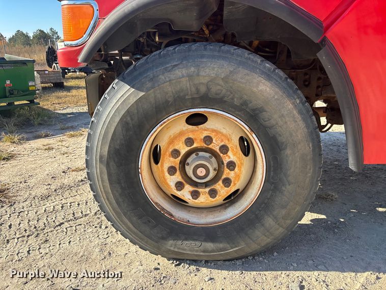 image for item EC3902 1998 Ford LNT8000 crane truck