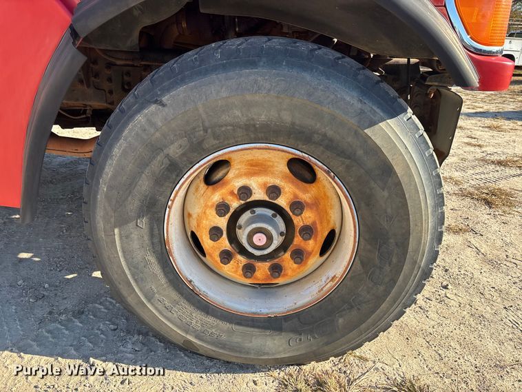 image for item EC3902 1998 Ford LNT8000 crane truck