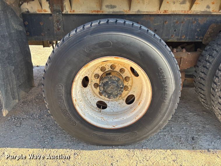 image for item EC3902 1998 Ford LNT8000 crane truck