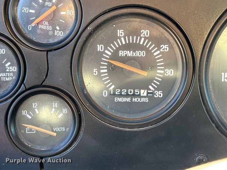 image for item EC3902 1998 Ford LNT8000 crane truck