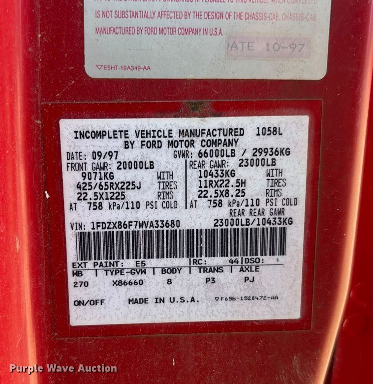 image for item EC3902 1998 Ford LNT8000 crane truck