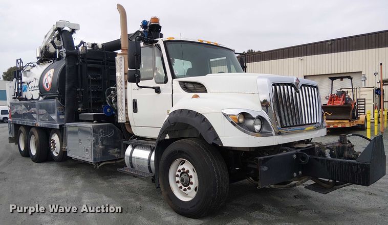 image for item EE5094 2014 International SF667 vacuum truck