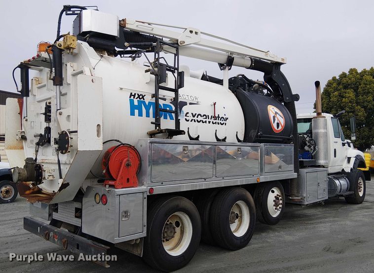 image for item EE5094 2014 International SF667 vacuum truck