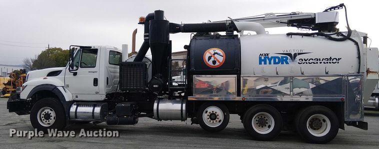 image for item EE5094 2014 International SF667 vacuum truck