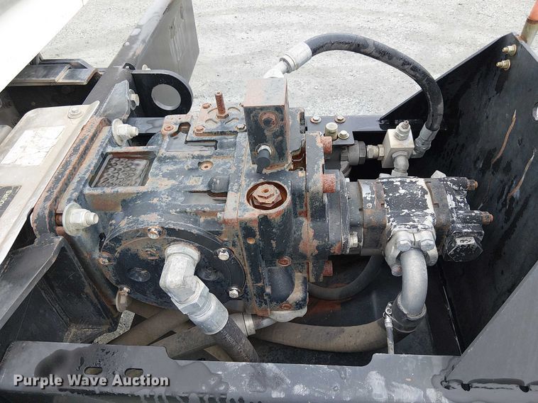 image for item EE5094 2014 International SF667 vacuum truck