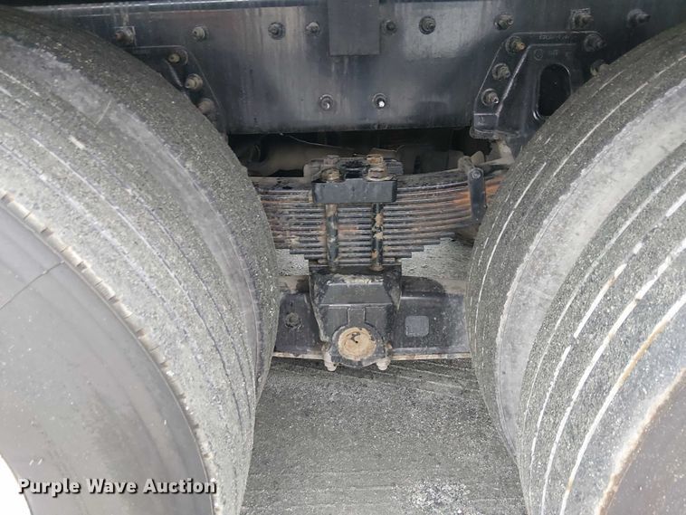 image for item EE5094 2014 International SF667 vacuum truck