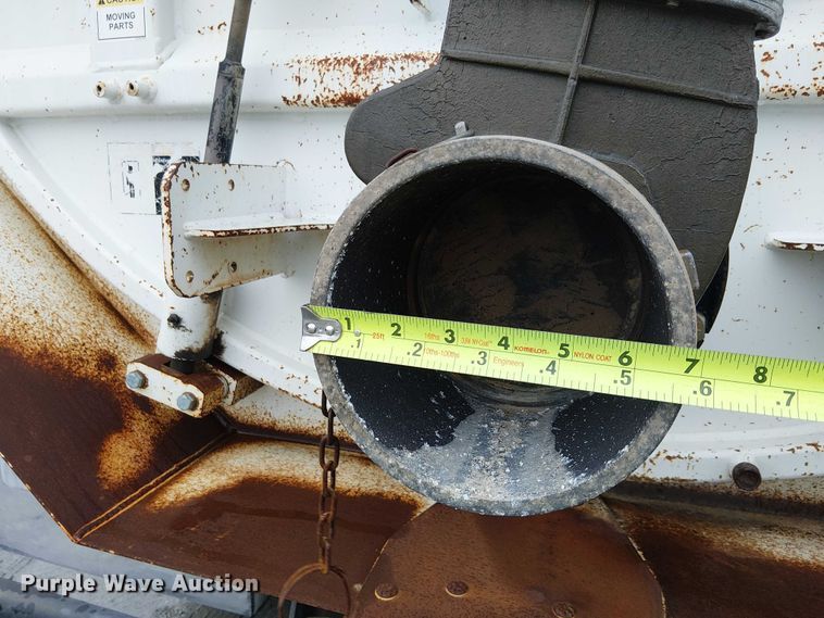 image for item EE5094 2014 International SF667 vacuum truck