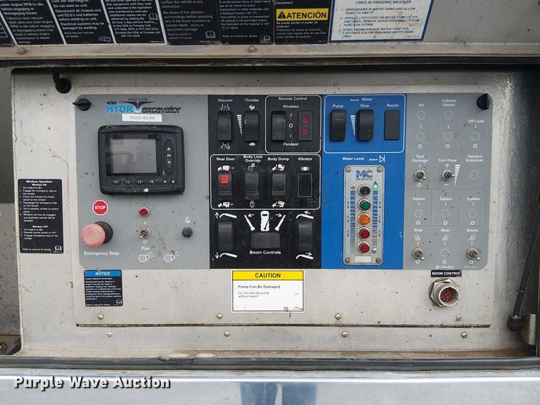 image for item EE5094 2014 International SF667 vacuum truck