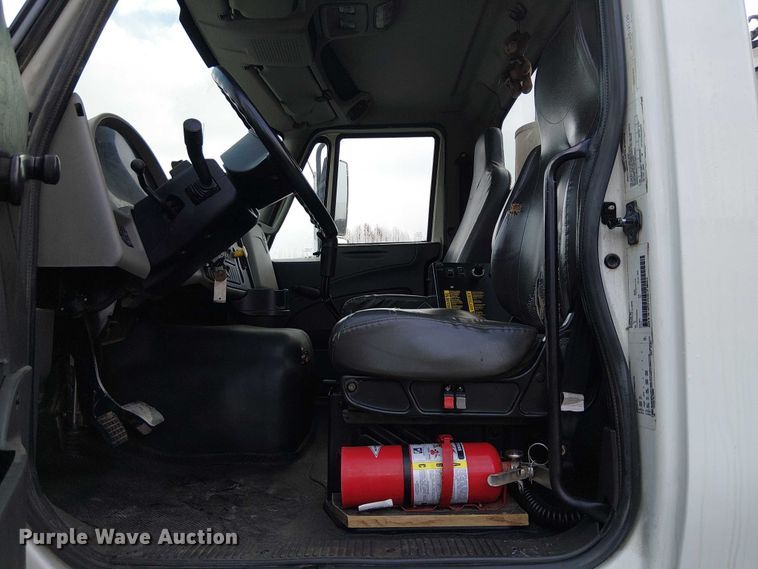 image for item EE5094 2014 International SF667 vacuum truck