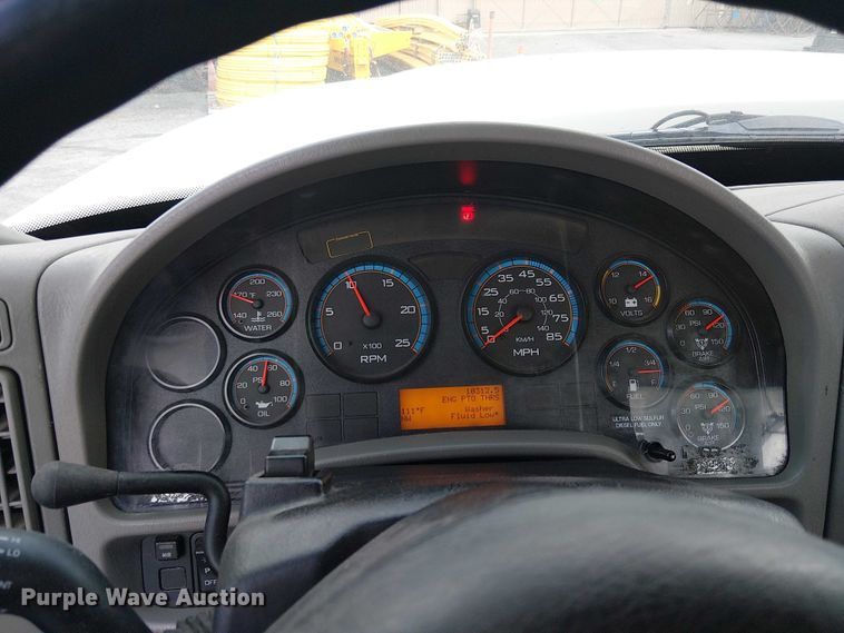 image for item EE5094 2014 International SF667 vacuum truck