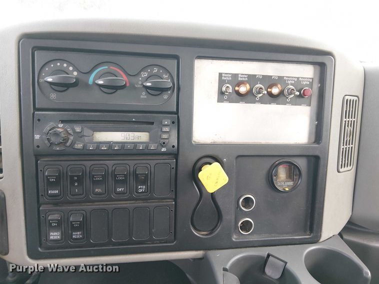 image for item EE5094 2014 International SF667 vacuum truck