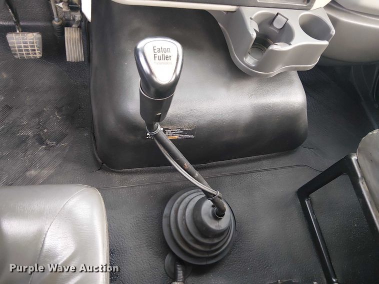 image for item EE5094 2014 International SF667 vacuum truck