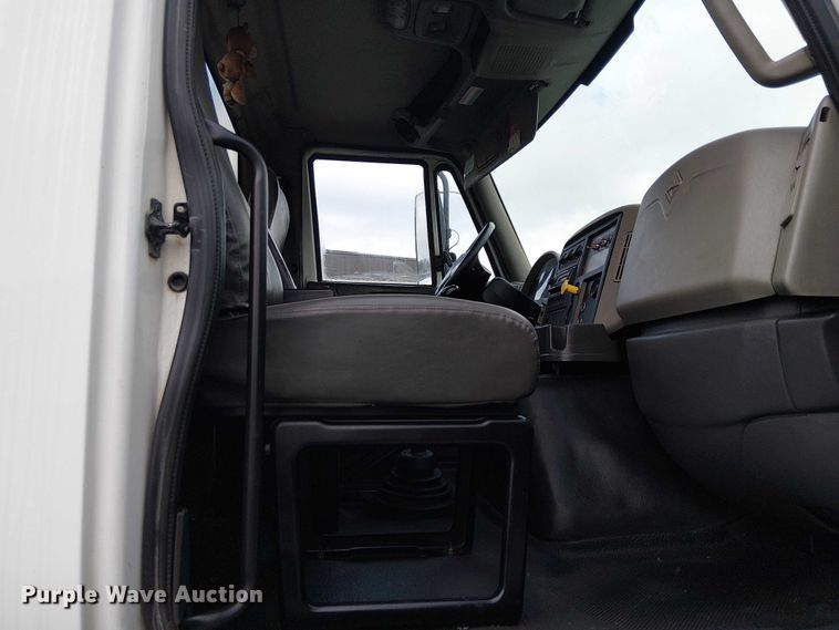 image for item EE5094 2014 International SF667 vacuum truck