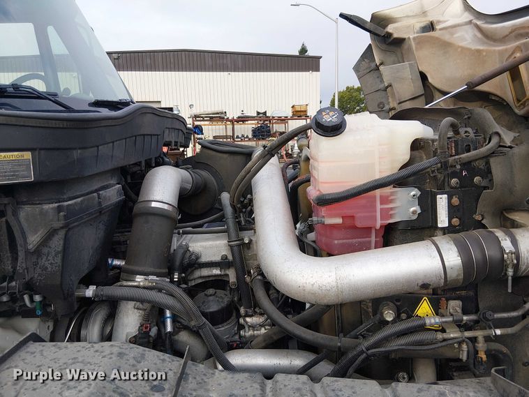 image for item EE5094 2014 International SF667 vacuum truck