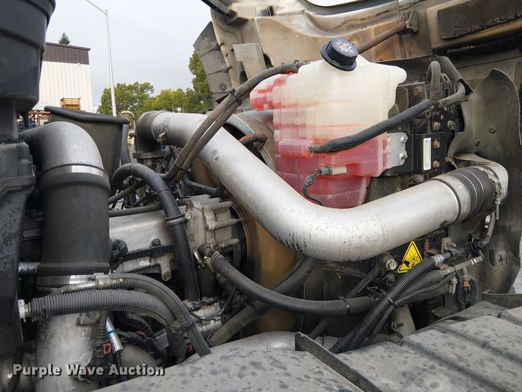 image for item EE5094 2014 International SF667 vacuum truck