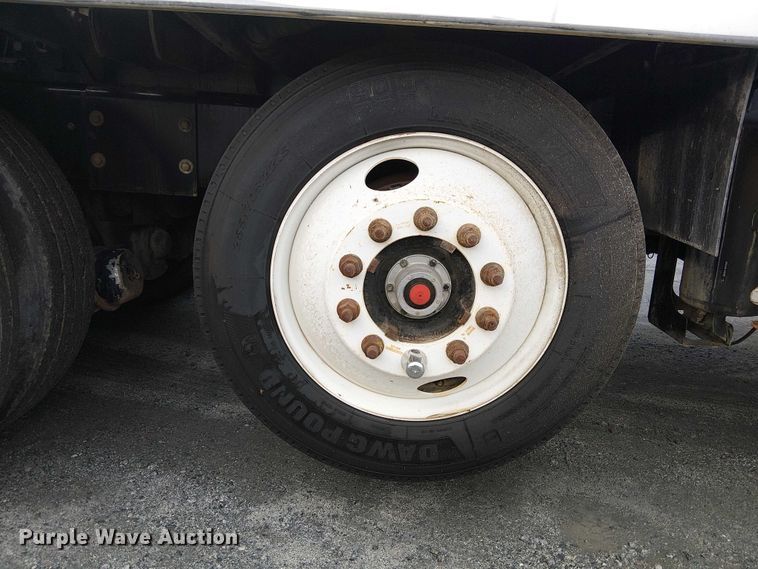 image for item EE5094 2014 International SF667 vacuum truck