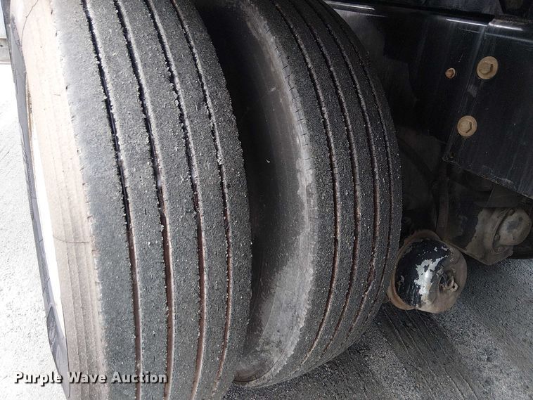 image for item EE5094 2014 International SF667 vacuum truck