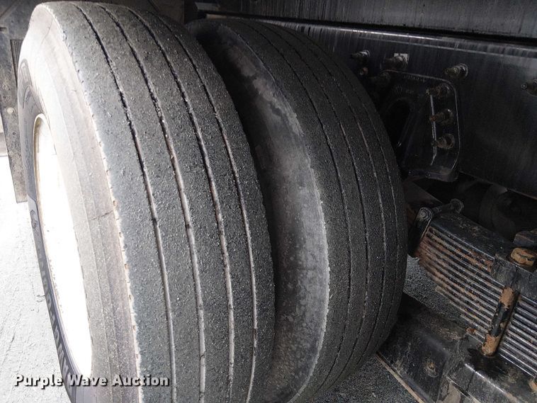 image for item EE5094 2014 International SF667 vacuum truck