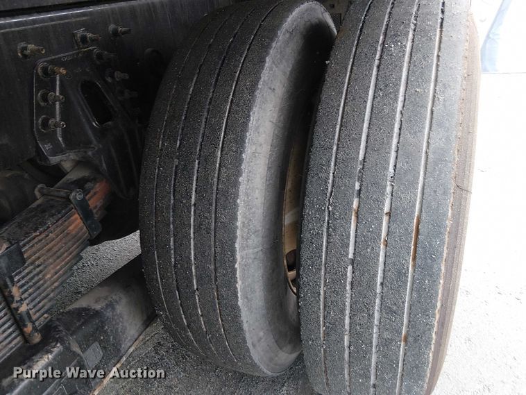 image for item EE5094 2014 International SF667 vacuum truck