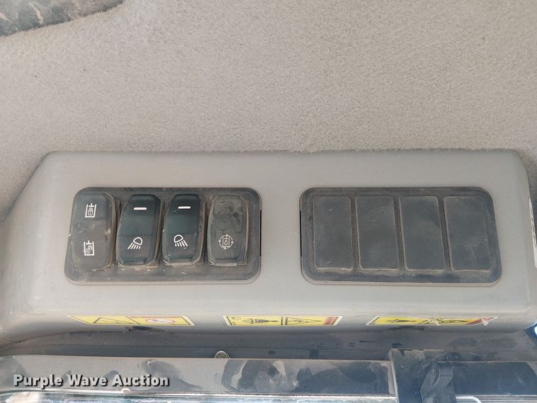 image for item EE5098 2022 Caterpillar 299D3 tracked skid steer loader