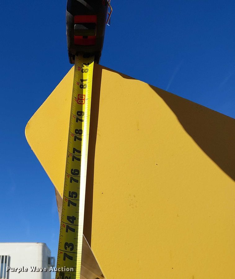 image for item EE5100 Rockland WC loader bucket