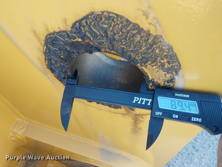 image for item EE5100 Rockland WC loader bucket