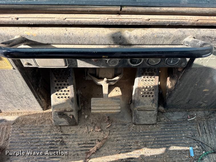 image for item EF2341 1994 Caterpillar 953B track loader