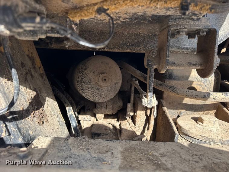 image for item EF2341 1994 Caterpillar 953B track loader