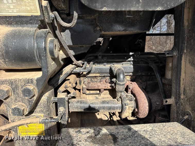 image for item EF2341 1994 Caterpillar 953B track loader