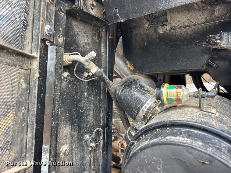 image for item EF2341 1994 Caterpillar 953B track loader