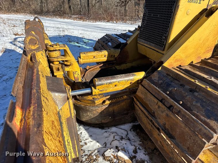 image for item EF2342 1992 Caterpillar D5H dozer