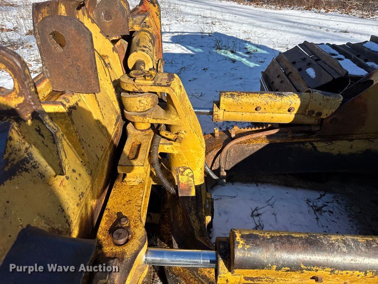image for item EF2342 1992 Caterpillar D5H dozer