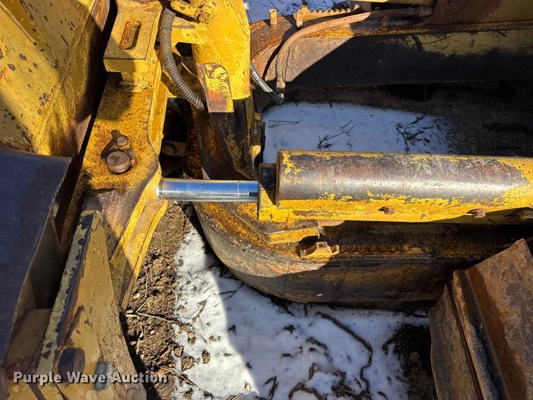 image for item EF2342 1992 Caterpillar D5H dozer