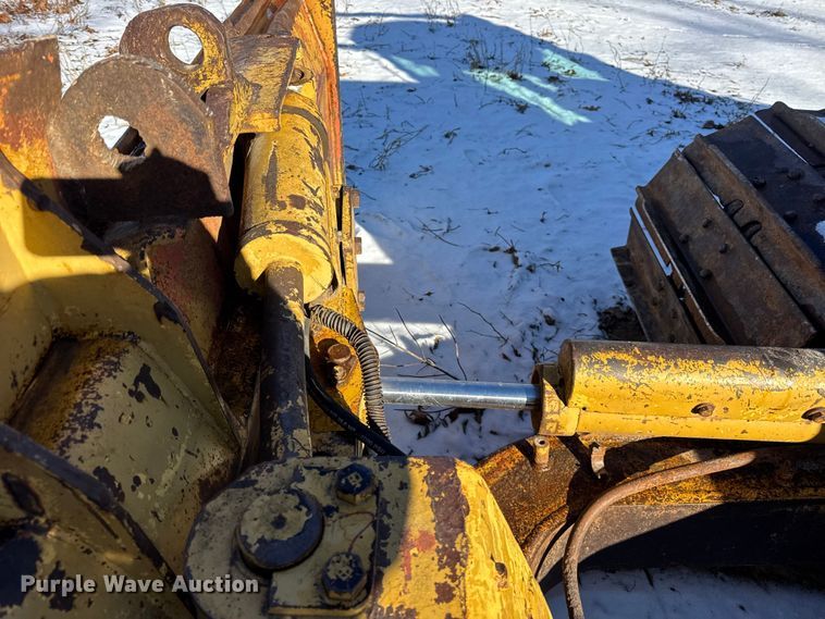 image for item EF2342 1992 Caterpillar D5H dozer