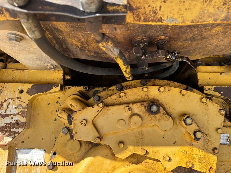 image for item EF2342 1992 Caterpillar D5H dozer