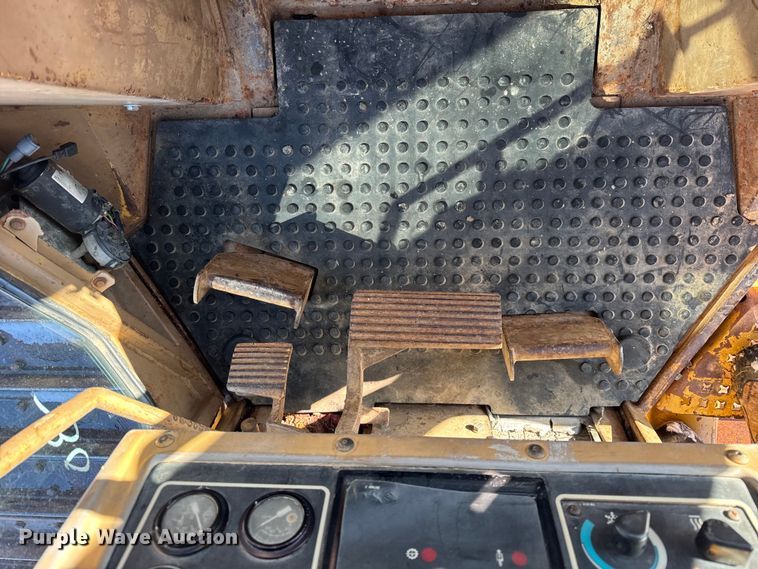 image for item EF2342 1992 Caterpillar D5H dozer