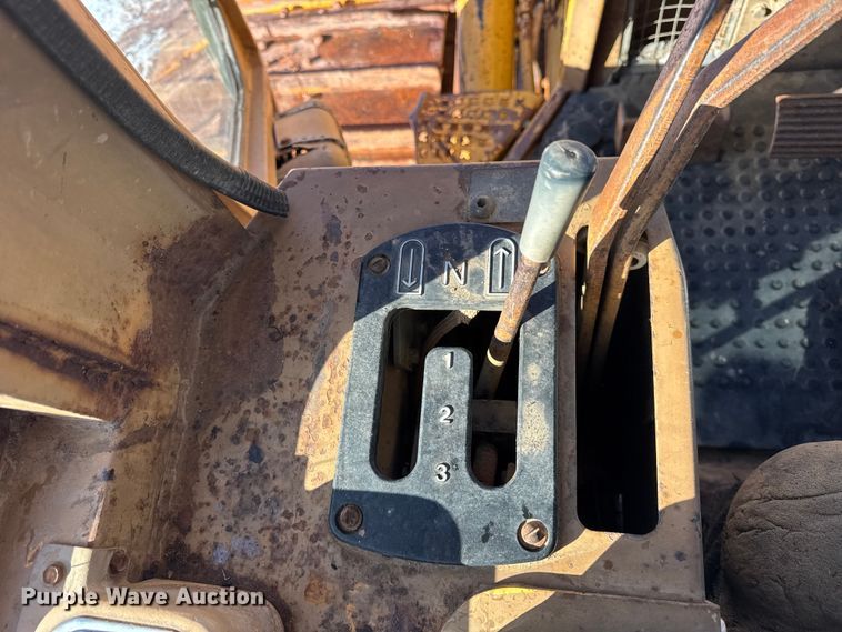 image for item EF2342 1992 Caterpillar D5H dozer