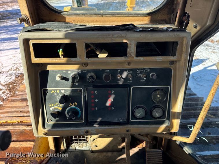 image for item EF2342 1992 Caterpillar D5H dozer