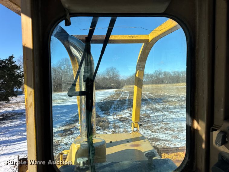 image for item EF2342 1992 Caterpillar D5H dozer